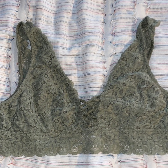 NASTY GAL CROP TOP - Picture 3 of 4